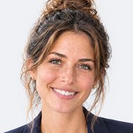 Julia, KI-Telefonassistentin (KI-generiertes Bild)